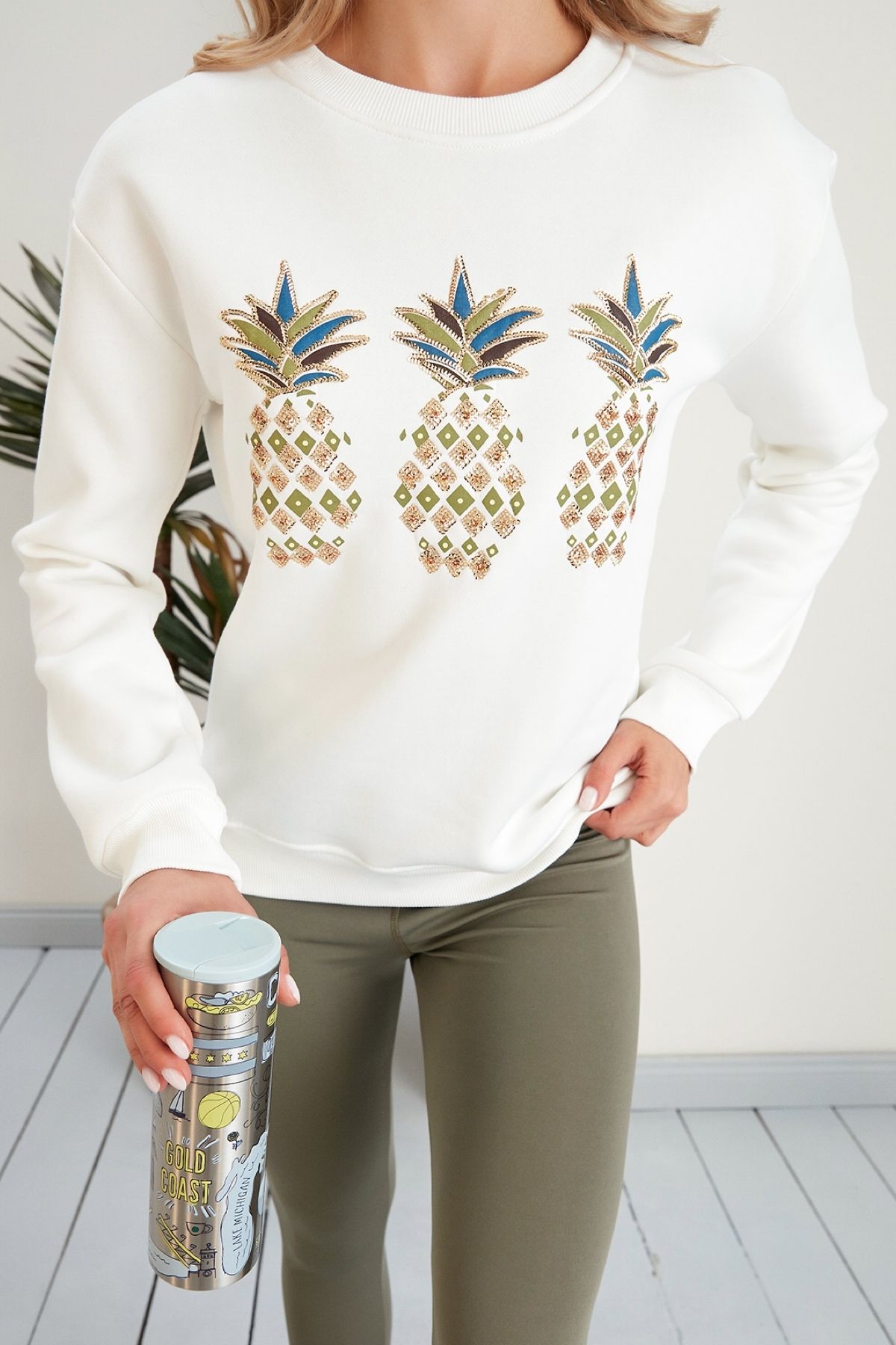 FEMELLE Women s White 3 Thread Raised Pineapple Pattern Sequin