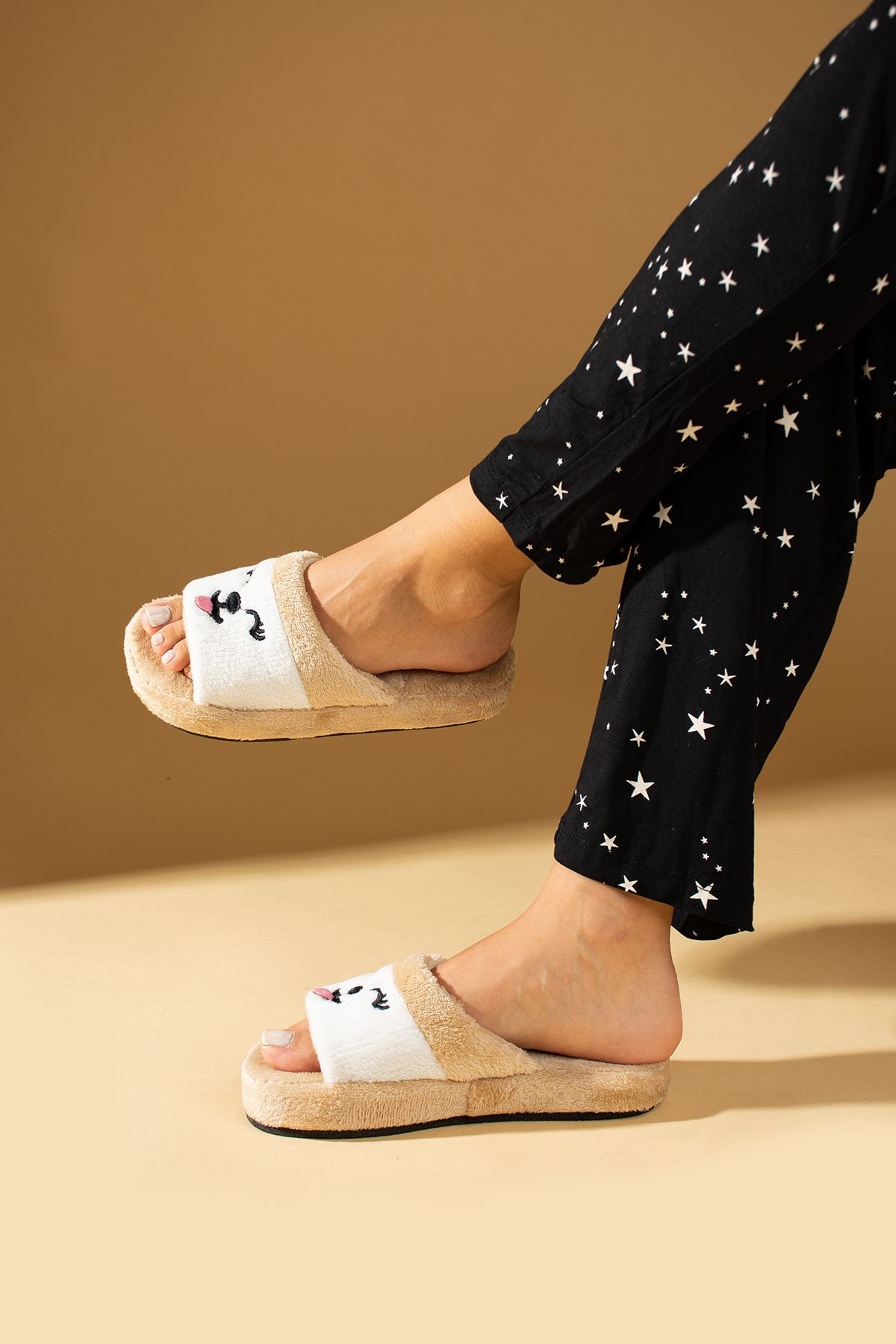 Pembe Potin Slippers Beige Flat Trendyol