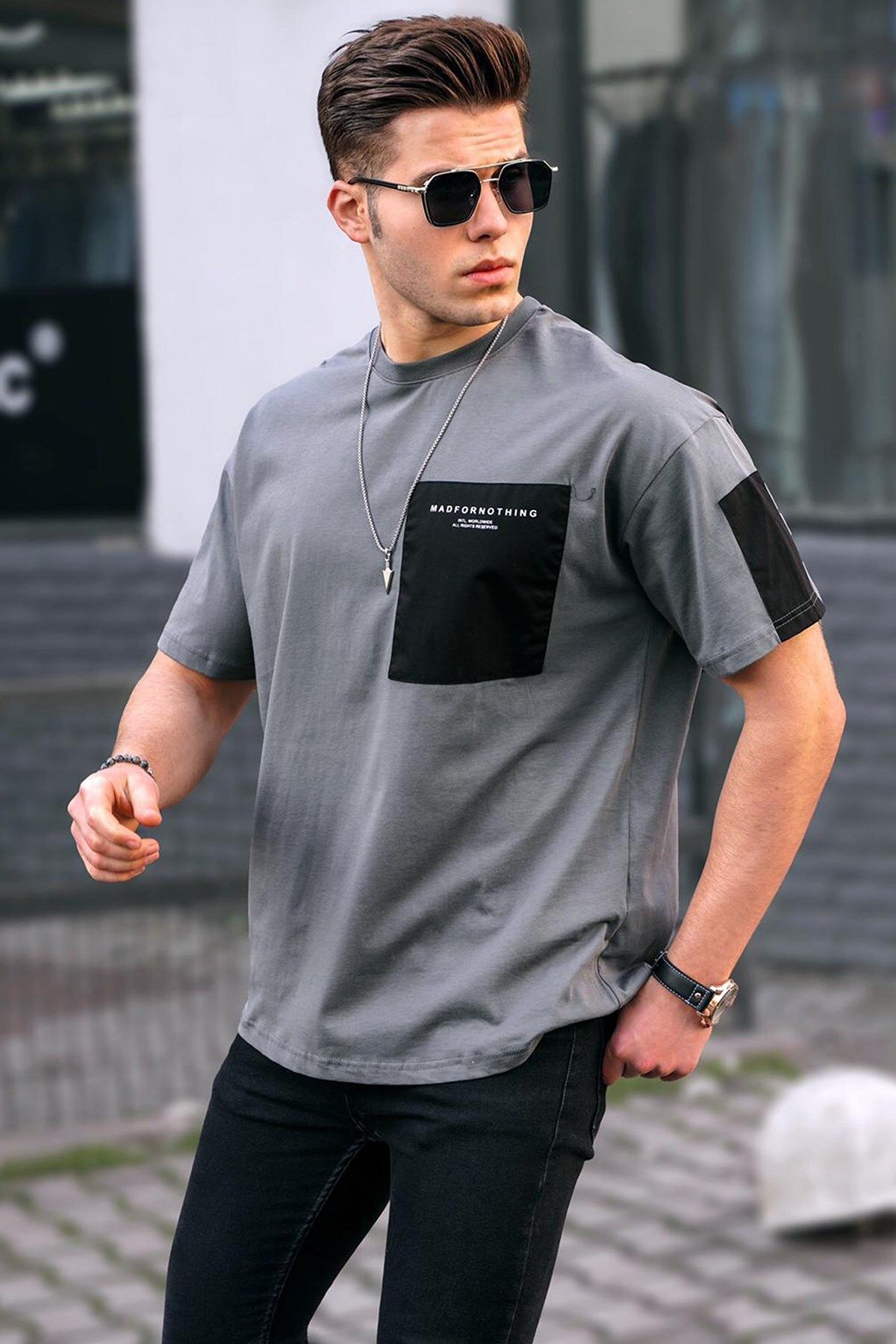 تی شرت یقه گرد طرح جیب دار مدل قواره دار آستین کوتاه مردانه مدمکست Madmext (برند ترکیه)