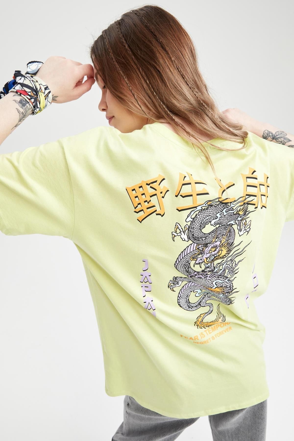 تی شرت نخی یقه خدمه اورسایز با طرح ژاپنی زنانه دفاکتو DeFacto (برند ترکیه)