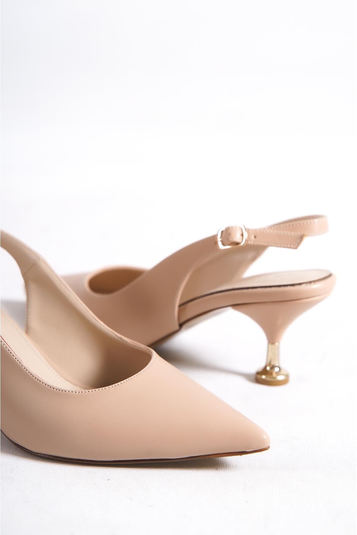 Capone Outfitters-Capone Slingback-Damenschuhe mit spitzer Zehenpartie und Metallabsatz 2