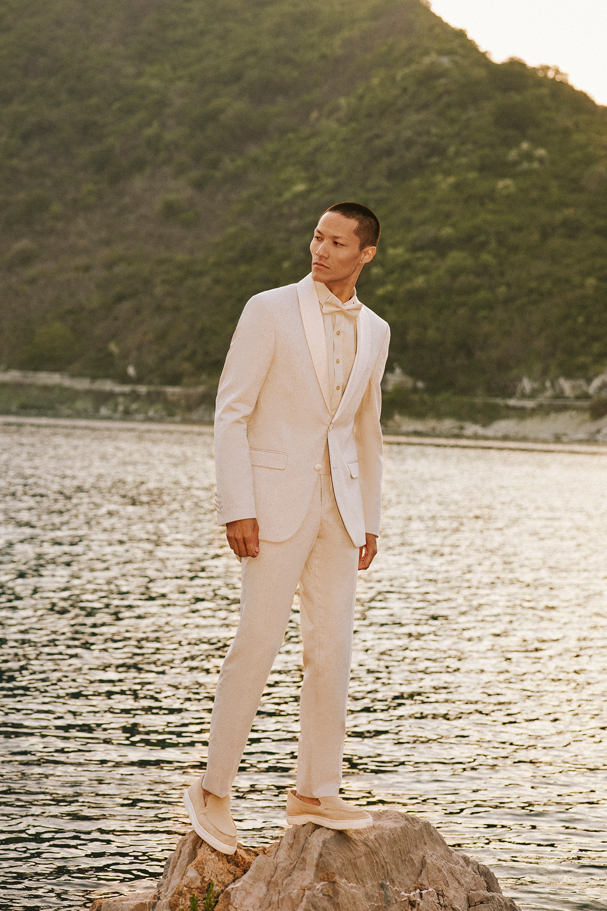 آلتین ییدلیز کلاسیکس کت و شلوار مردانه توکسدو یقه شالی باریک با طرح مورب بژ و برش باریک