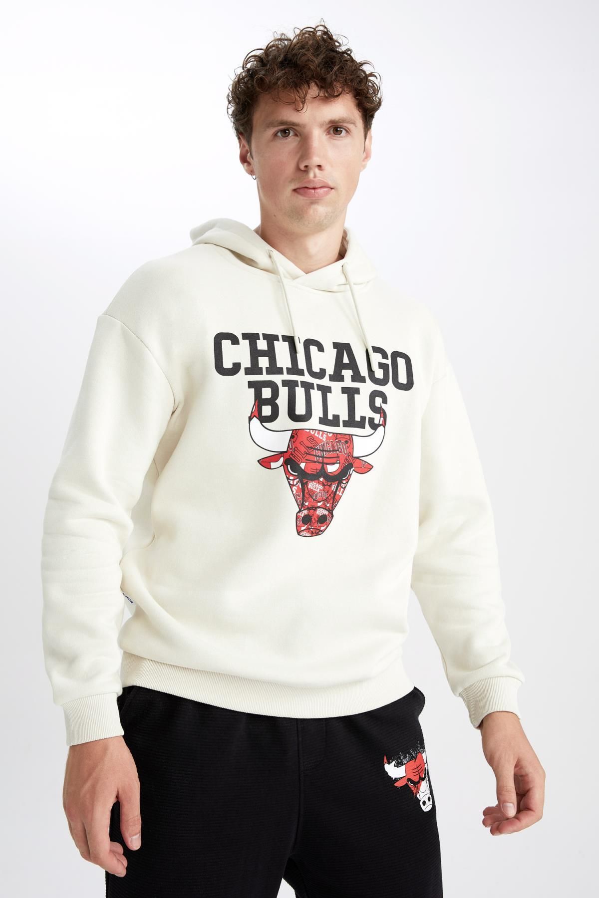 Defacto Fit NBA Chicago Bulls Boxy Fit Hoodie Sweatshirt
