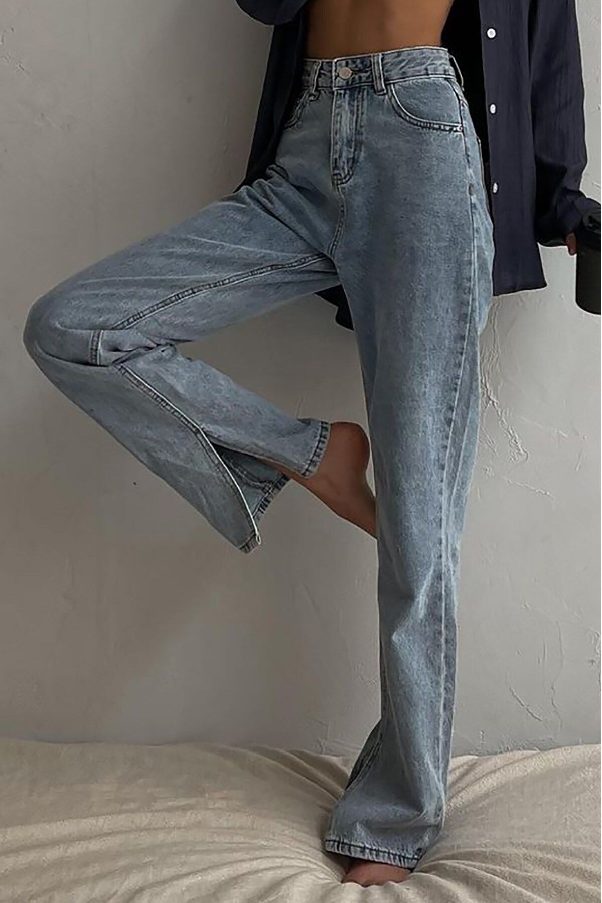 شلوار جین آبی جیب دار مدل گشاد چاکدار کمربلند زنانه مدمکست Madmext (برند ترکیه)