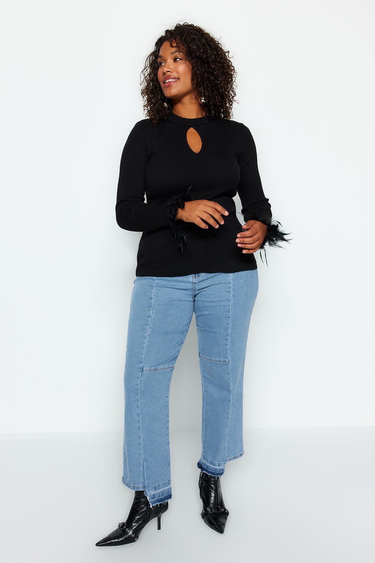 Trendyol Curve Czarny Sweter Ze Szczegółowymi Prążkami Otriş Kobieta - 4XL