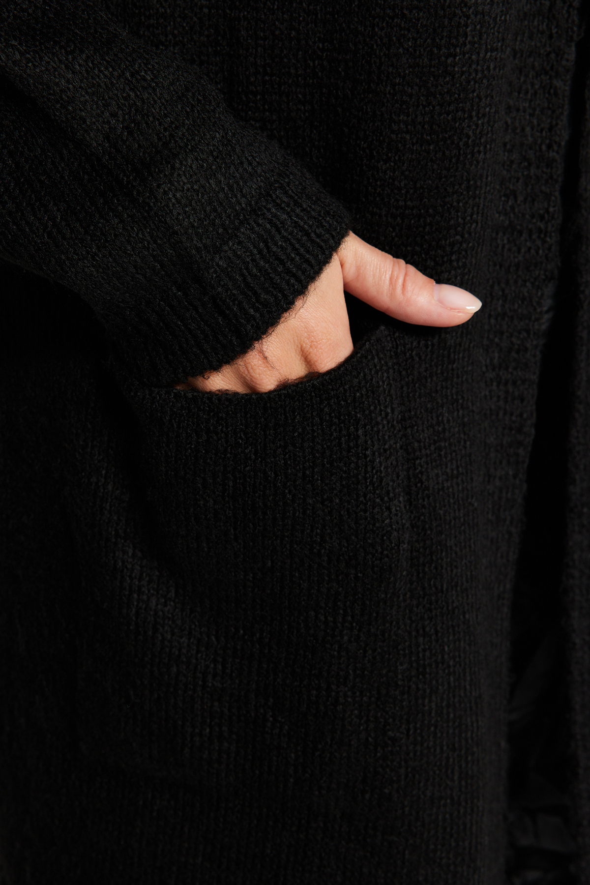 Trendyolmilla  Siyah Yumuşak Dokulu Cep Detaylı Triko Hırka TWOAW24HI00381 - Görsel 5