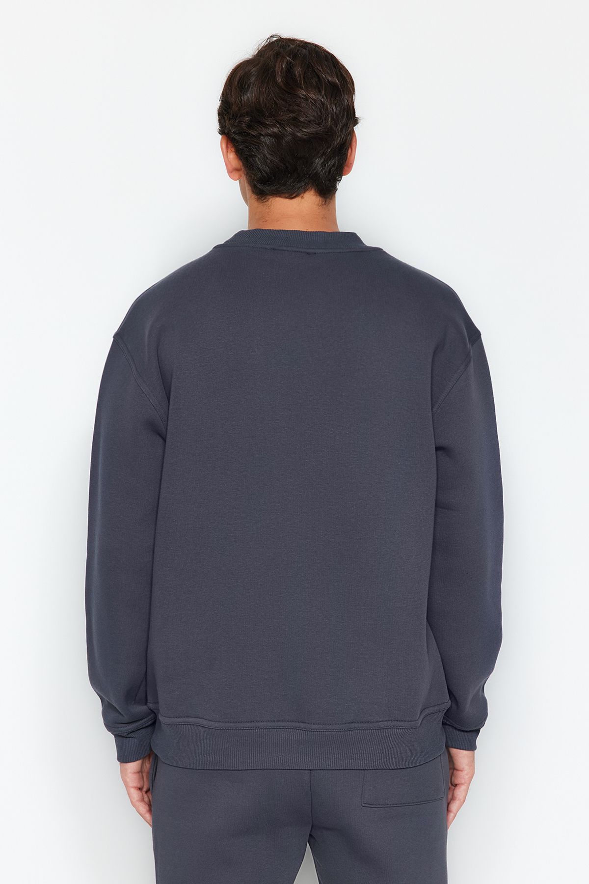Trendyol Collection-Φούτερ Anthracite Oversize/Wide Cut Half Turtleneck Letter με κέντημα με φλις εσωτερικά TMNAW24SW00046 5
