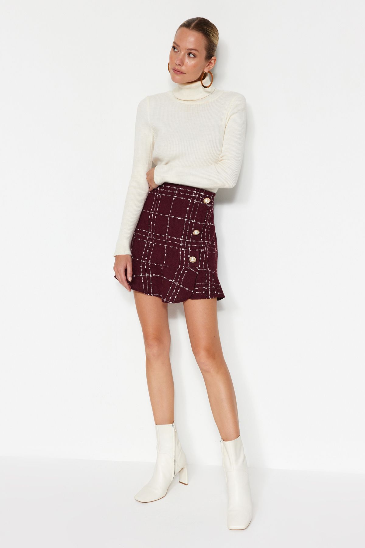 Trendyol Collection-Burgunderroter geknöpfter Tweed-Stoffrock mit Volantspitze und Mini-Webrock TWOAW22ET0155 3