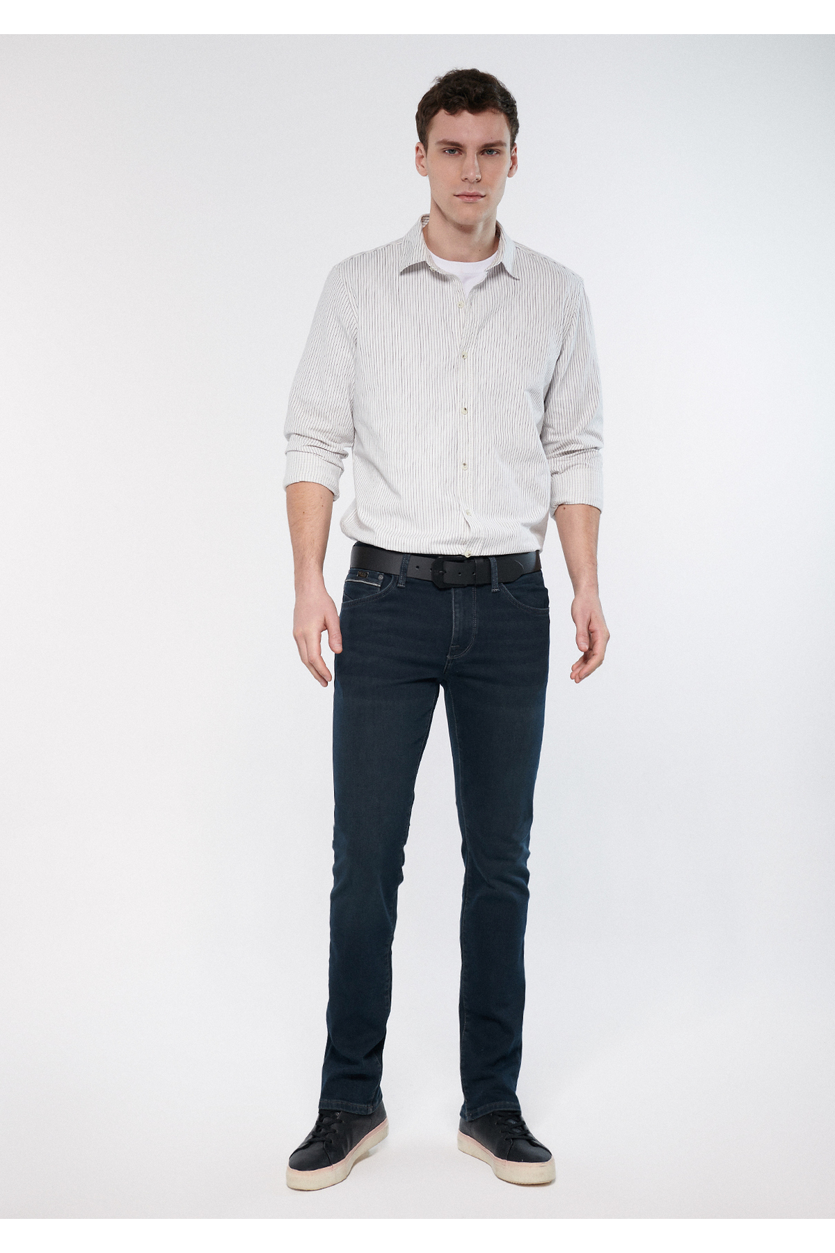 شلوار جین مردانه رنگ مشکی از برند ماوی Mavi (برند ترکیه)