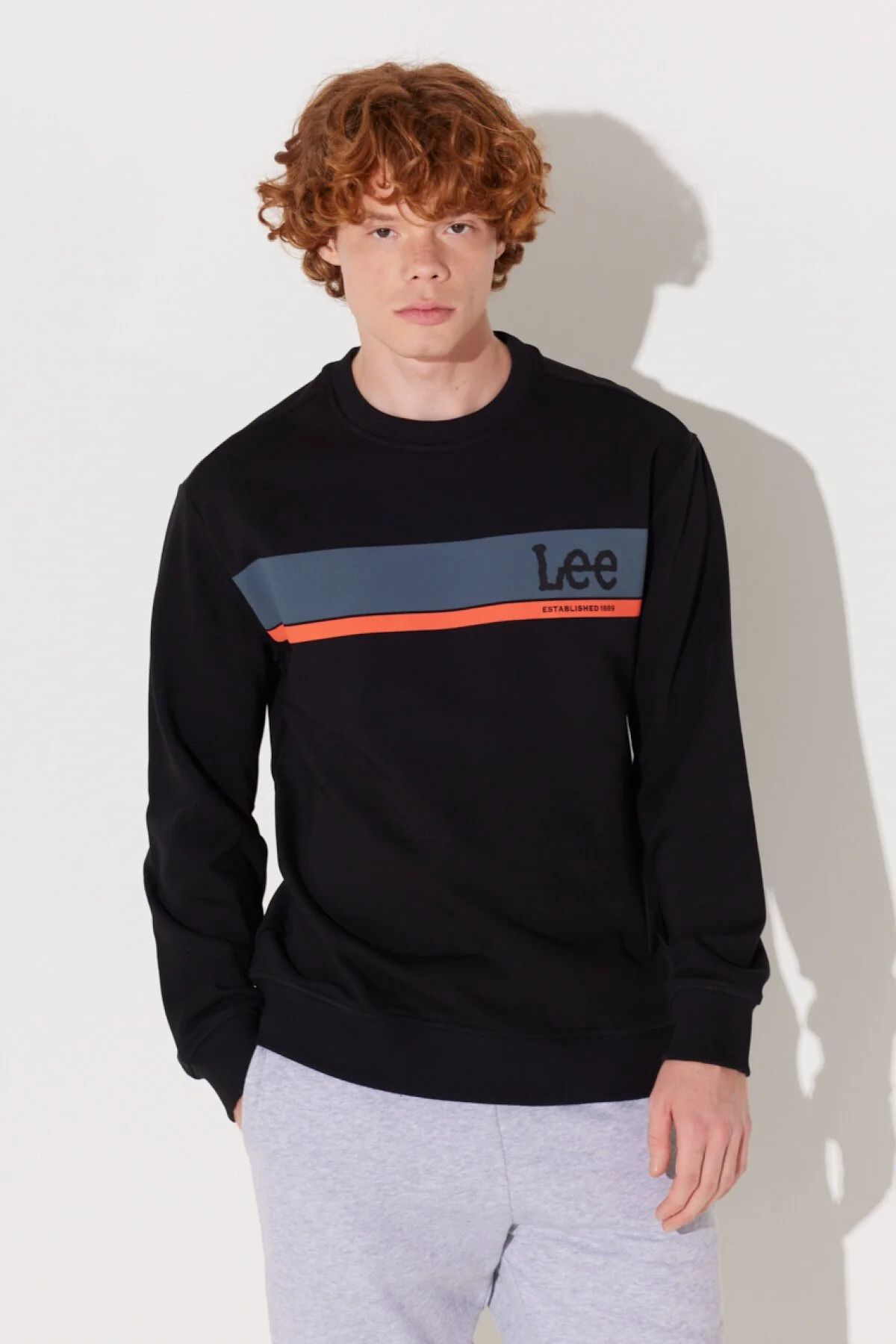 Lee Crew Neck Regular Fit Black Men s Sweatshirt L232501001 Trendyol