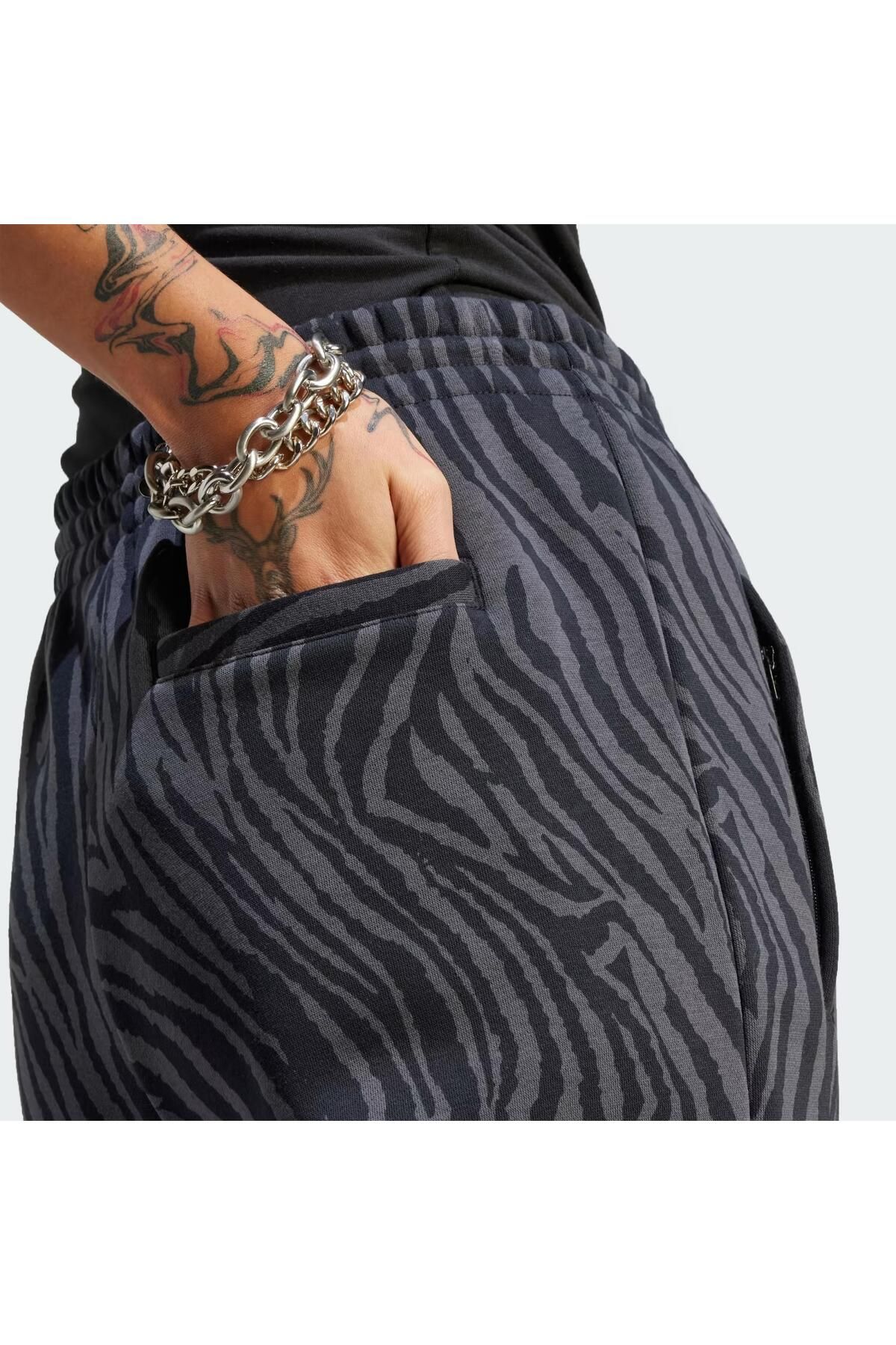 adidas Allover Women\'s Trendyol Zebra Essentials Sweatpants Print - Animal