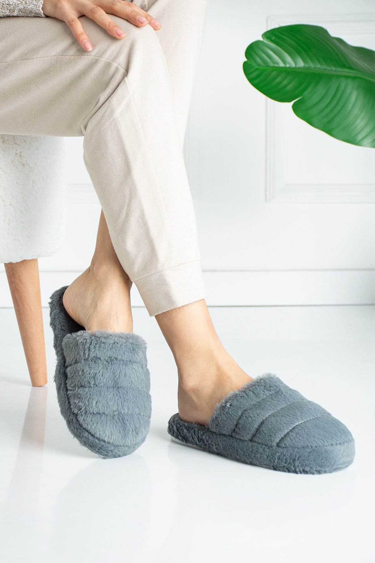 STOCON Women s Closed Front Puff Slippers Smoked Stc103 Trendyol